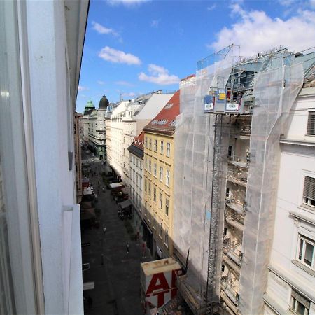 Apartment Opera By Interhome Виена Екстериор снимка