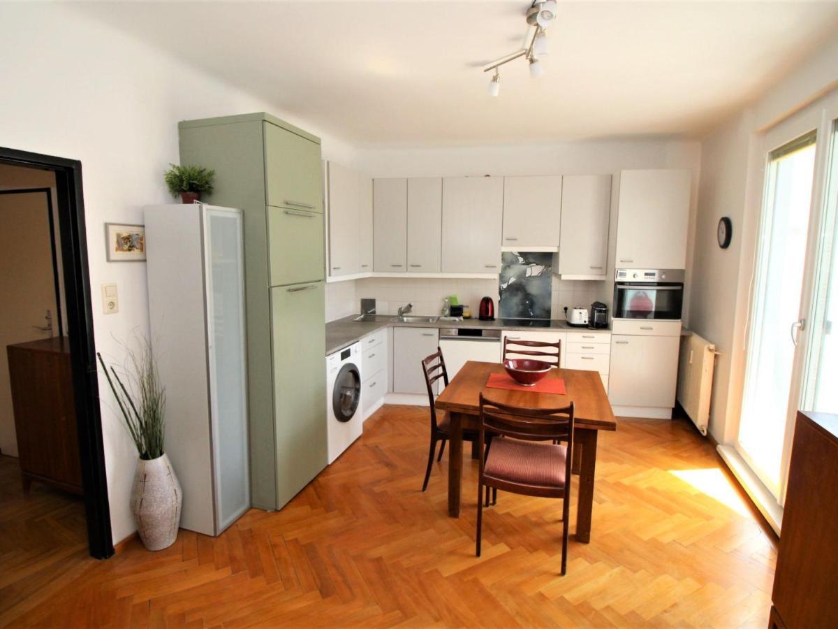 Apartment Opera By Interhome Виена Екстериор снимка