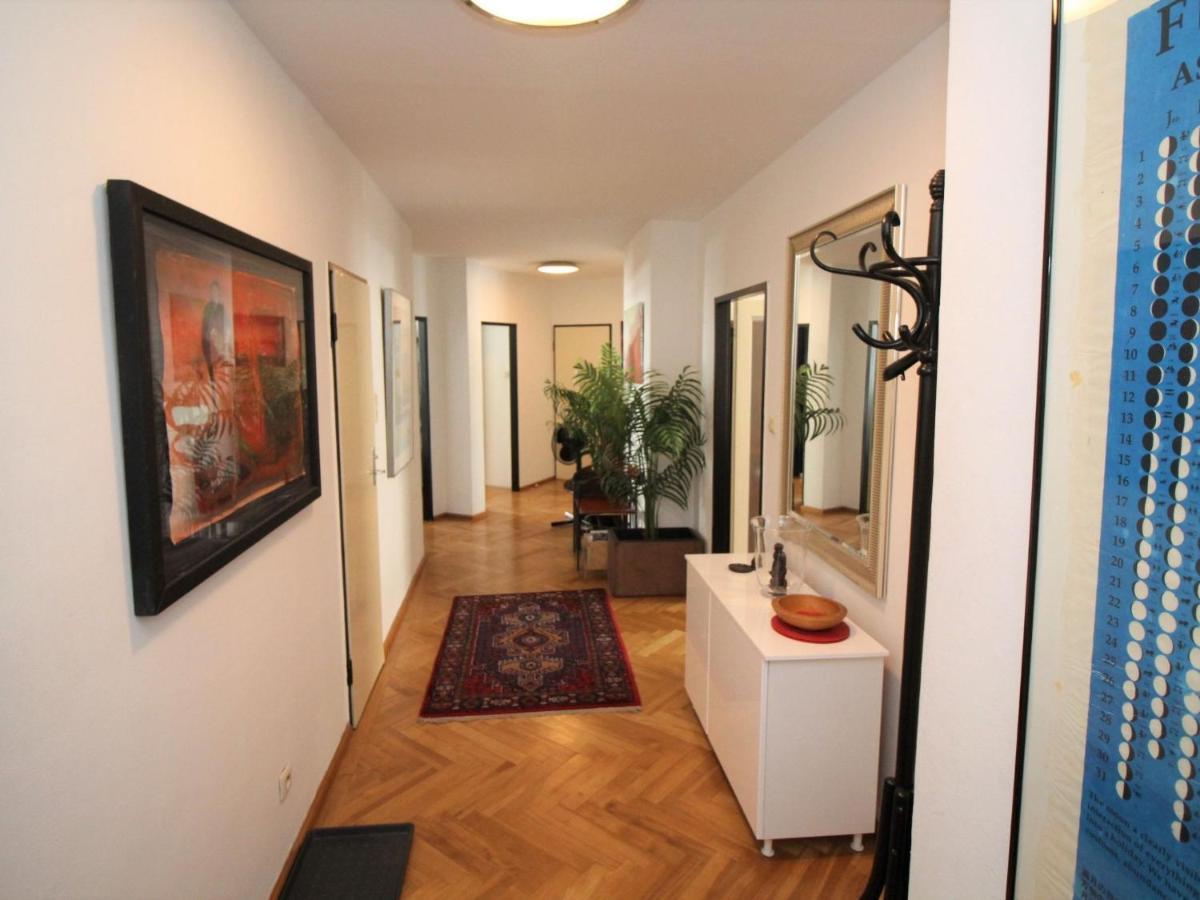 Apartment Opera By Interhome Виена Екстериор снимка